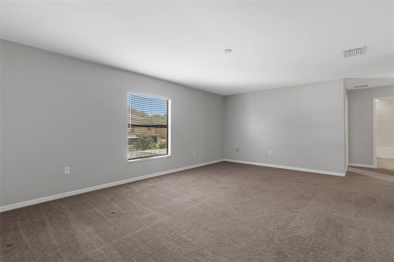 Image 18 of 39 For 313 Oak Landing Drive