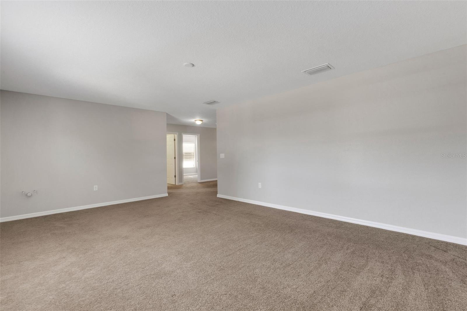 Image 19 of 39 For 313 Oak Landing Drive