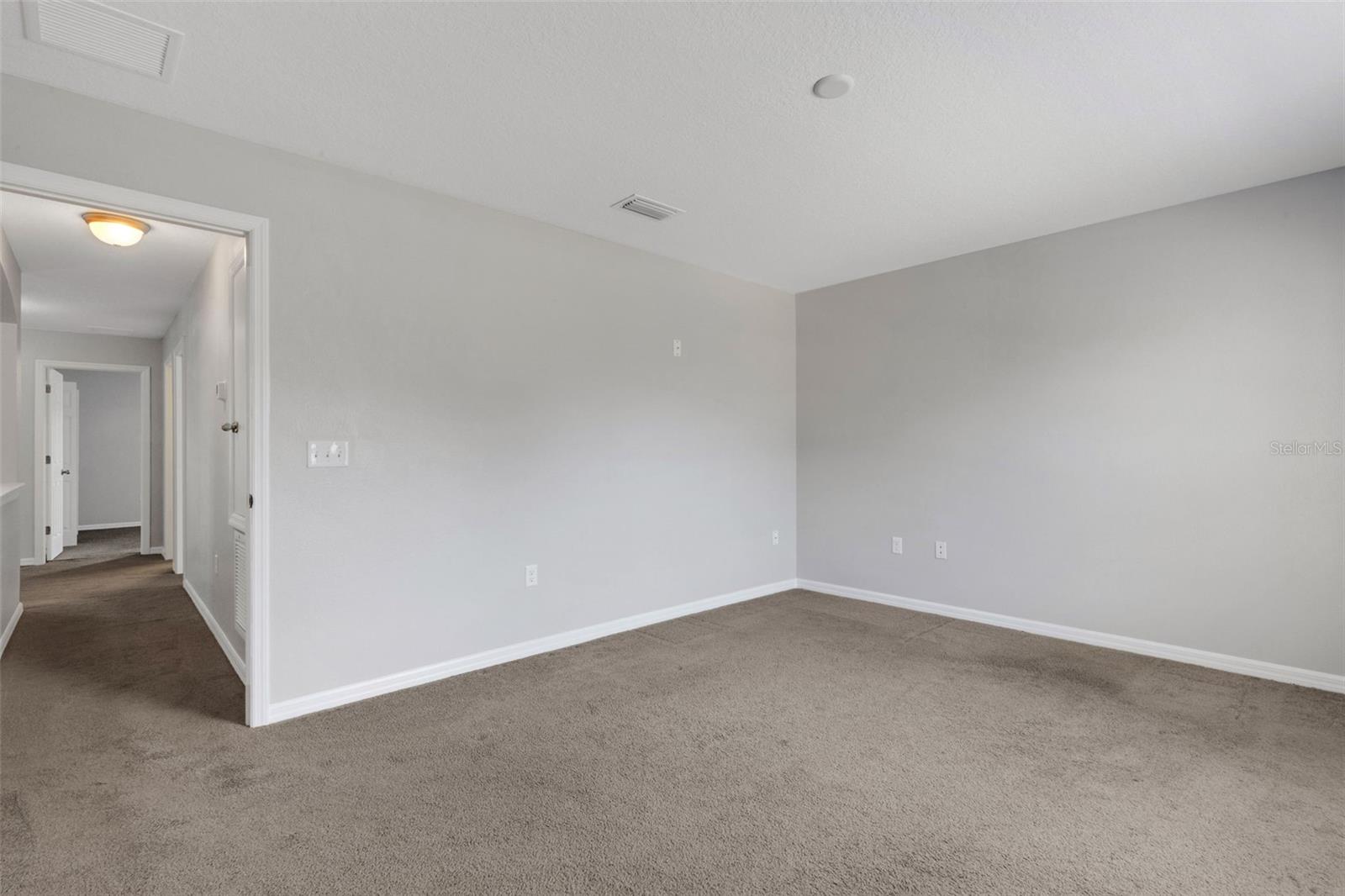 Image 28 of 39 For 313 Oak Landing Drive