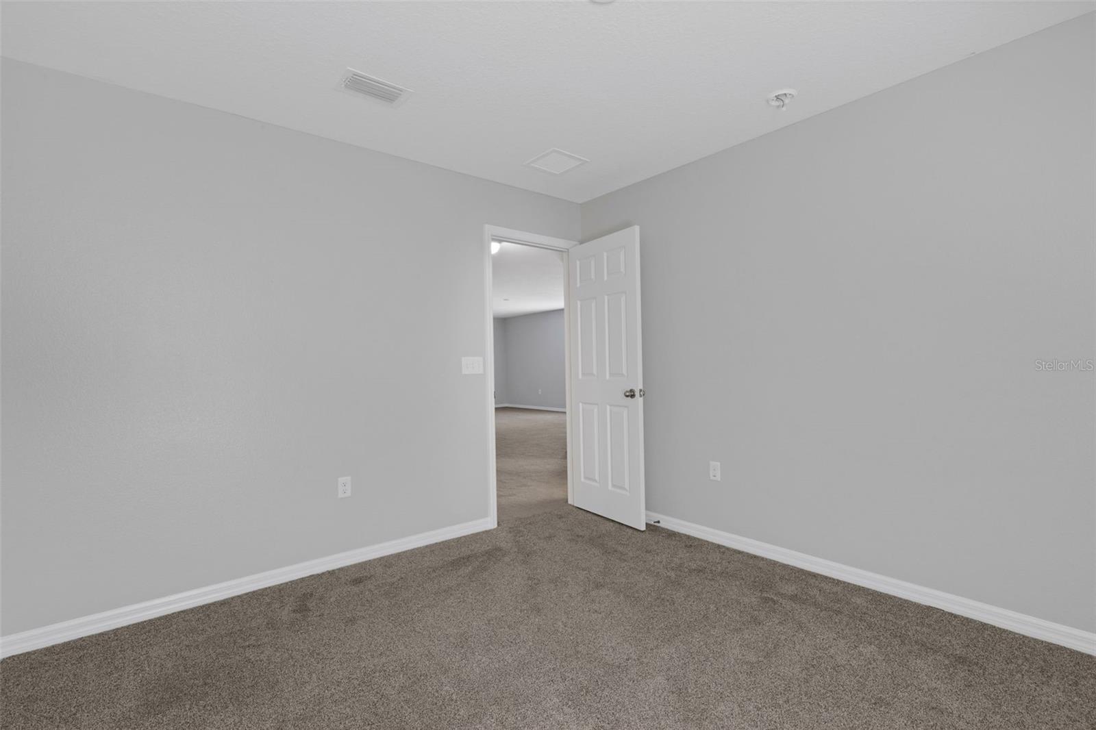 Image 33 of 39 For 313 Oak Landing Drive