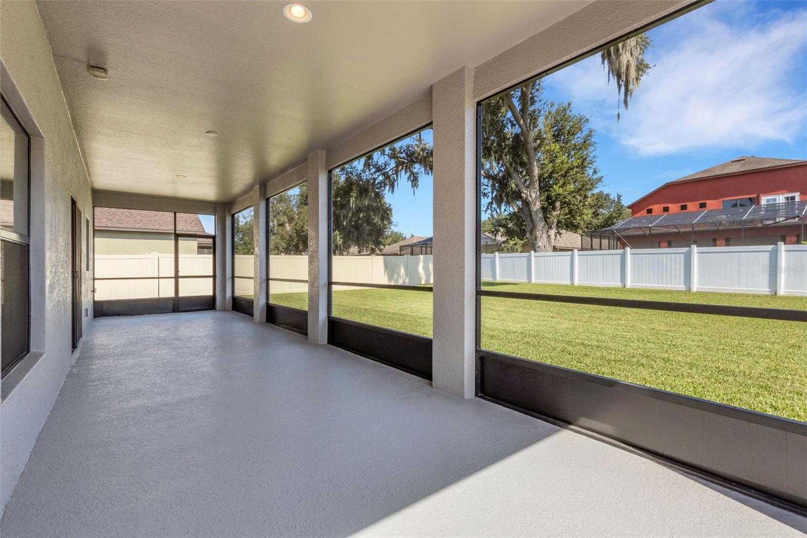 Image 34 of 39 For 313 Oak Landing Drive