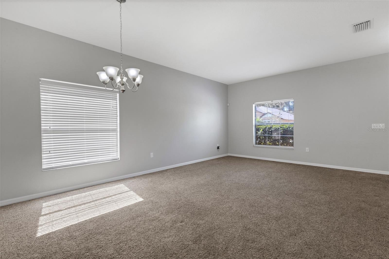 Image 5 of 39 For 313 Oak Landing Drive