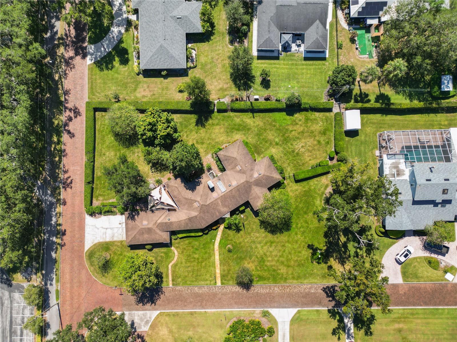 Image 17 of 85 For 911 Sagamore Street