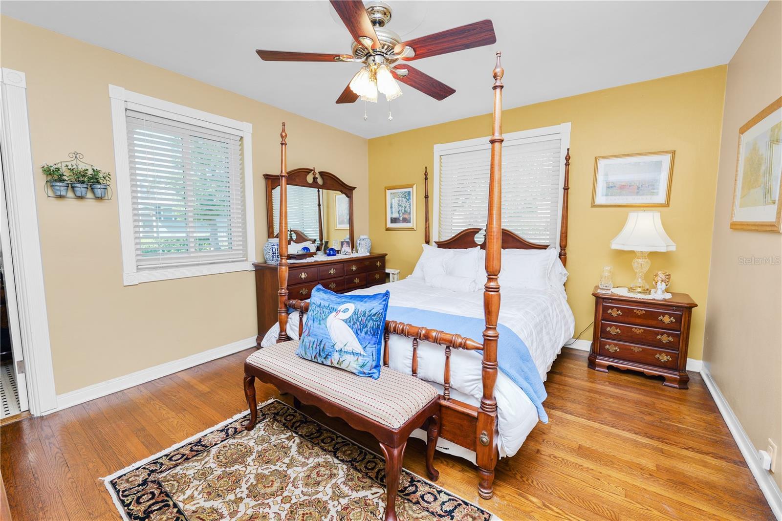 Image 23 of 85 For 911 Sagamore Street