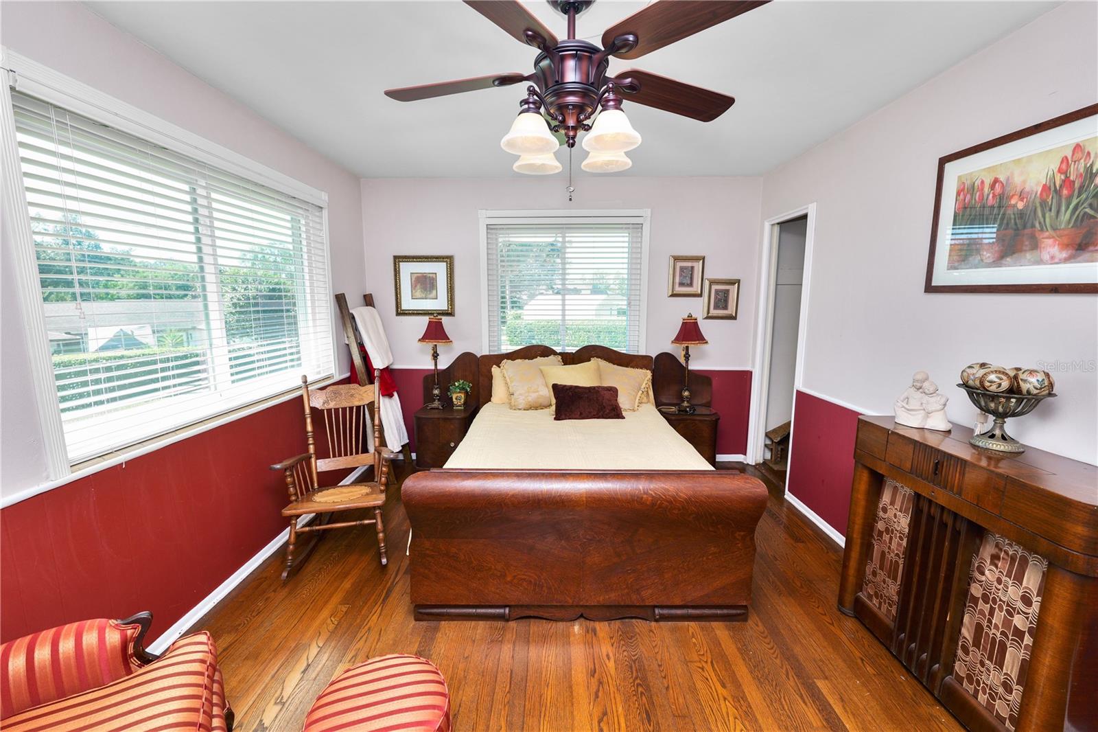 Image 26 of 85 For 911 Sagamore Street