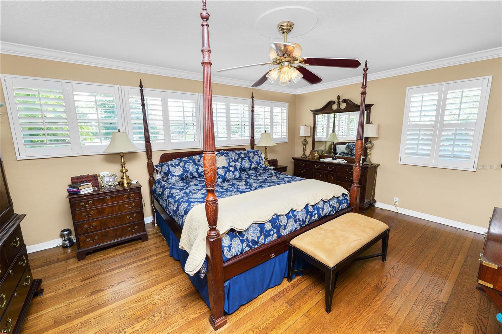 Image 28 of 85 For 911 Sagamore Street