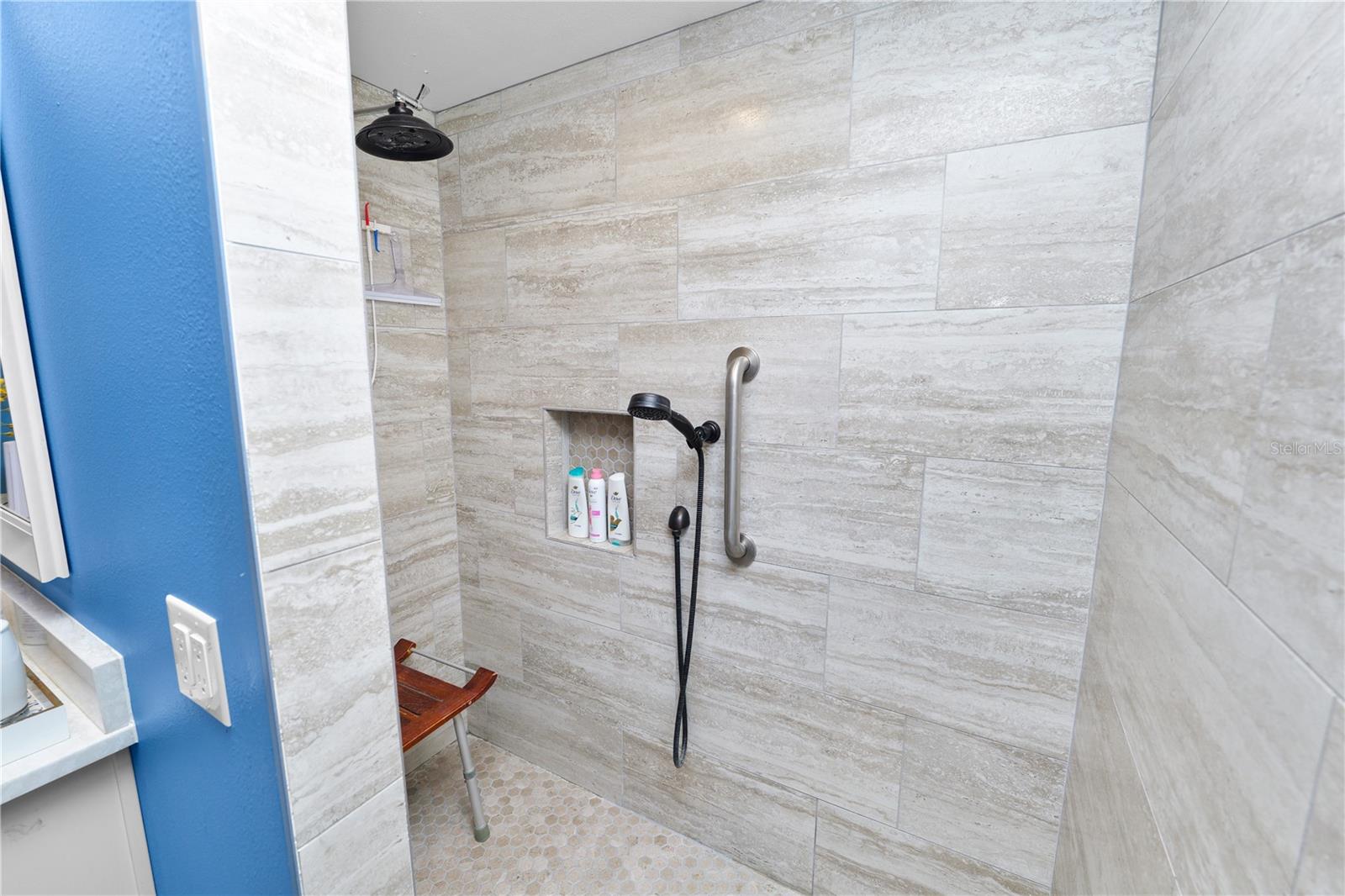 Image 32 of 85 For 911 Sagamore Street