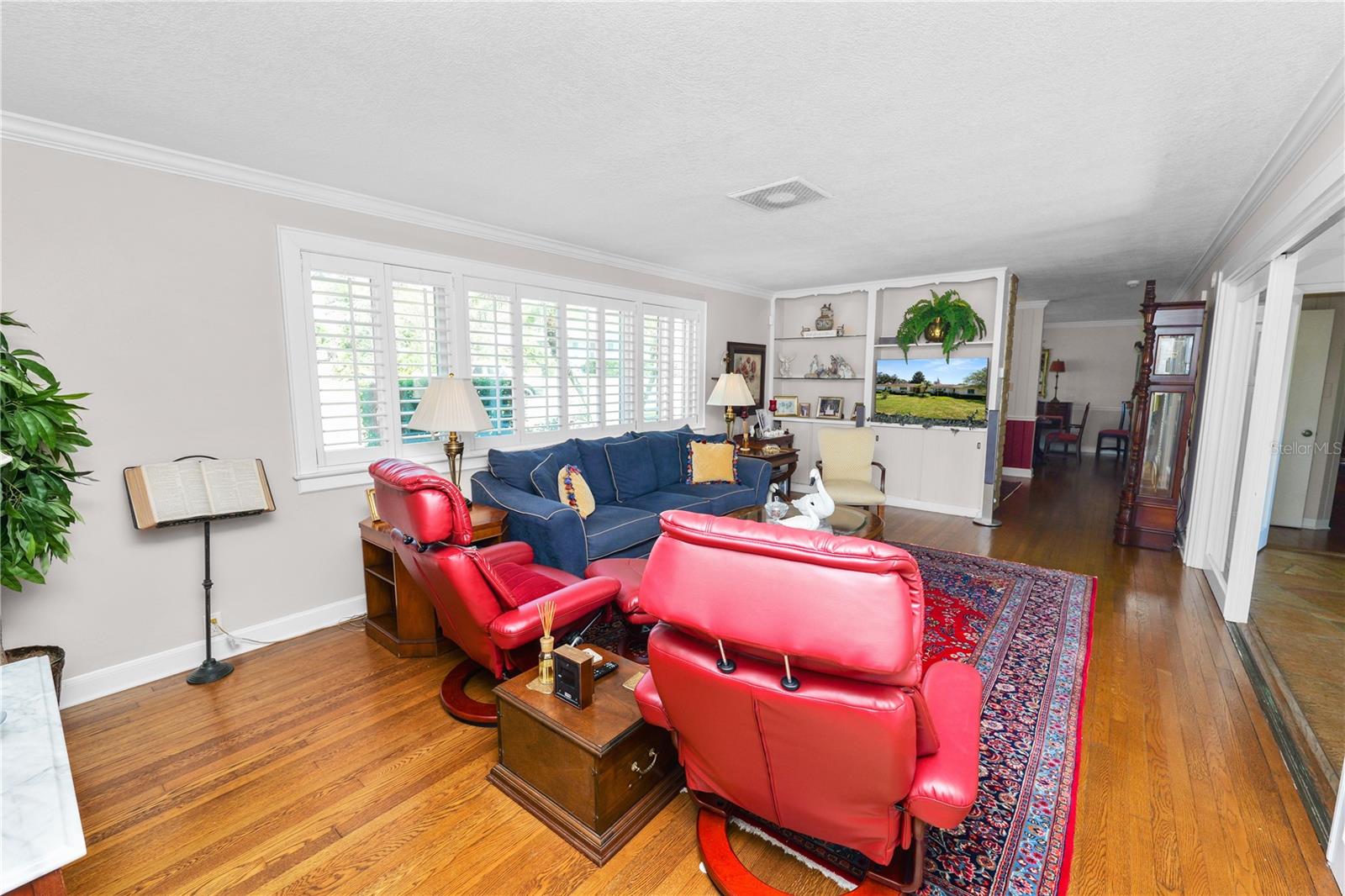 Image 35 of 85 For 911 Sagamore Street