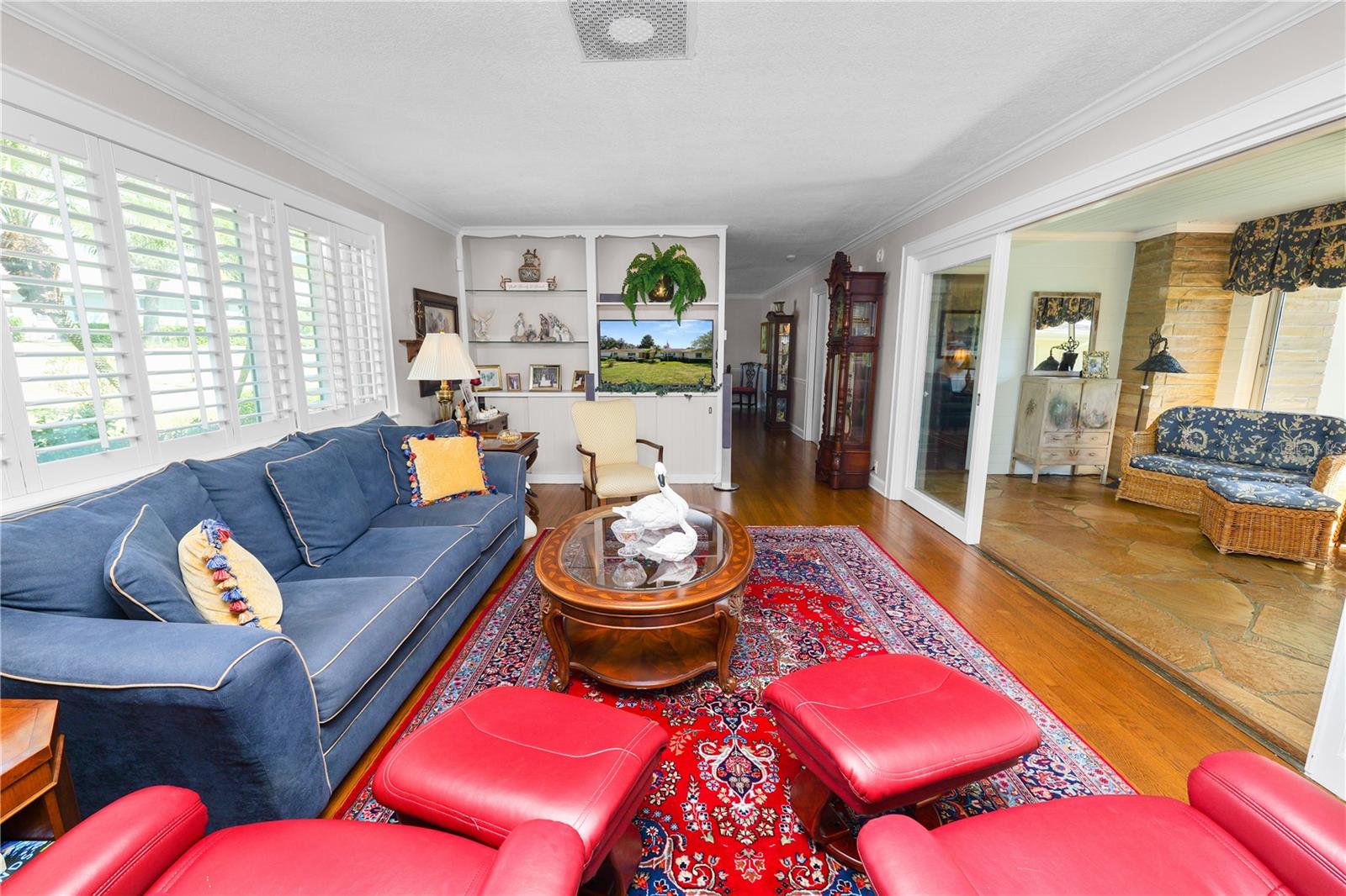 Image 37 of 85 For 911 Sagamore Street