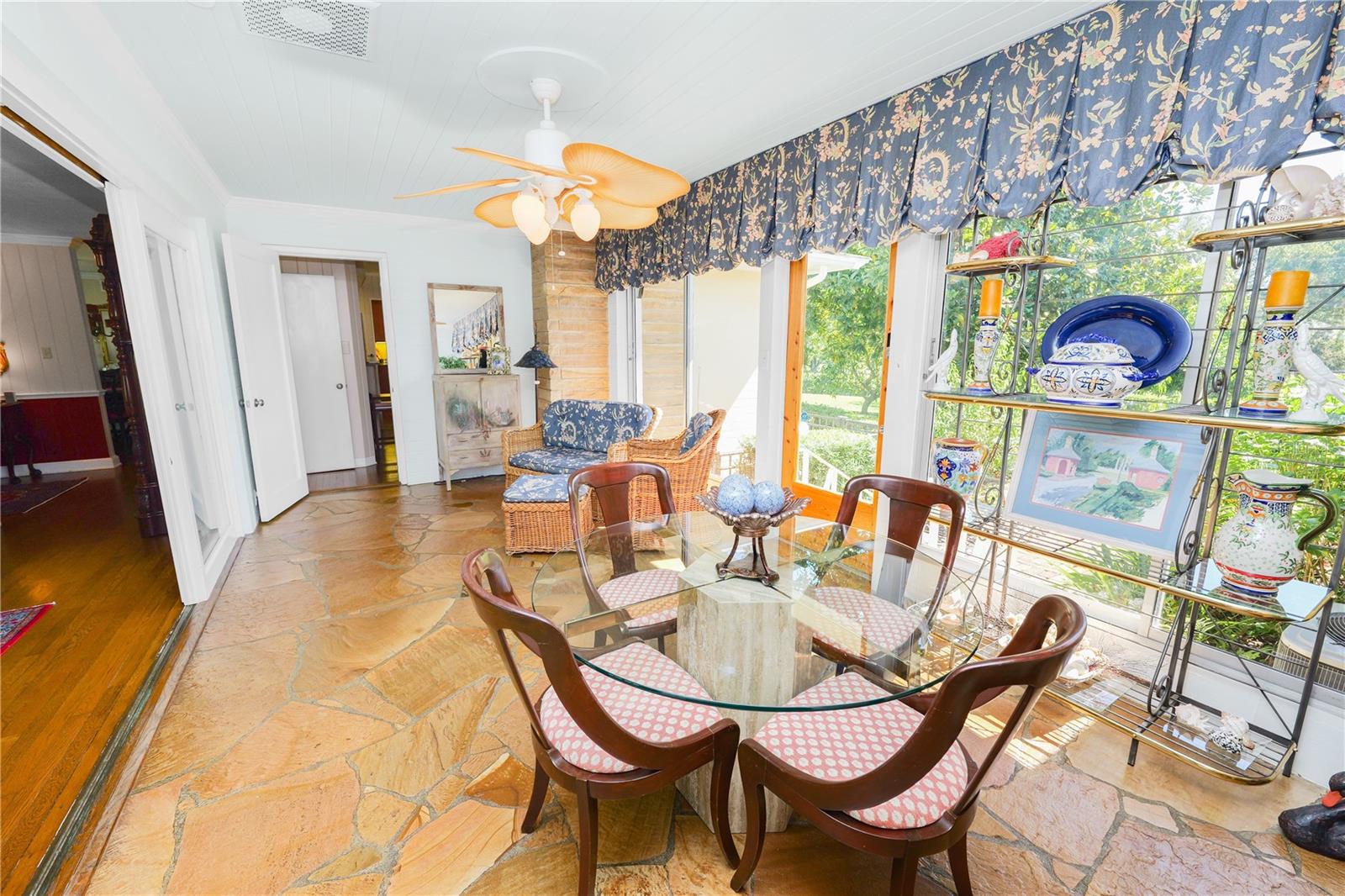 Image 42 of 85 For 911 Sagamore Street