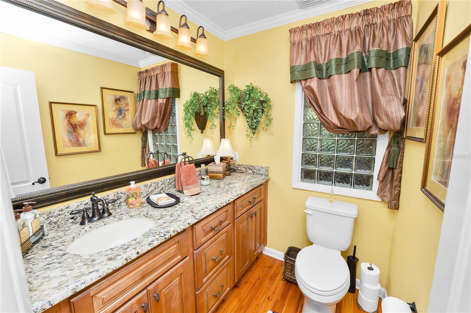 Image 52 of 85 For 911 Sagamore Street