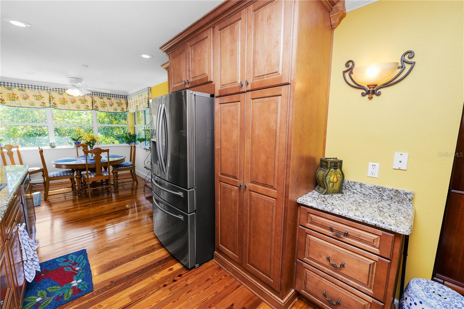 Image 57 of 85 For 911 Sagamore Street