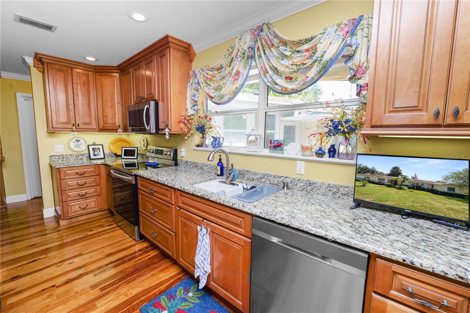 Image 58 of 85 For 911 Sagamore Street