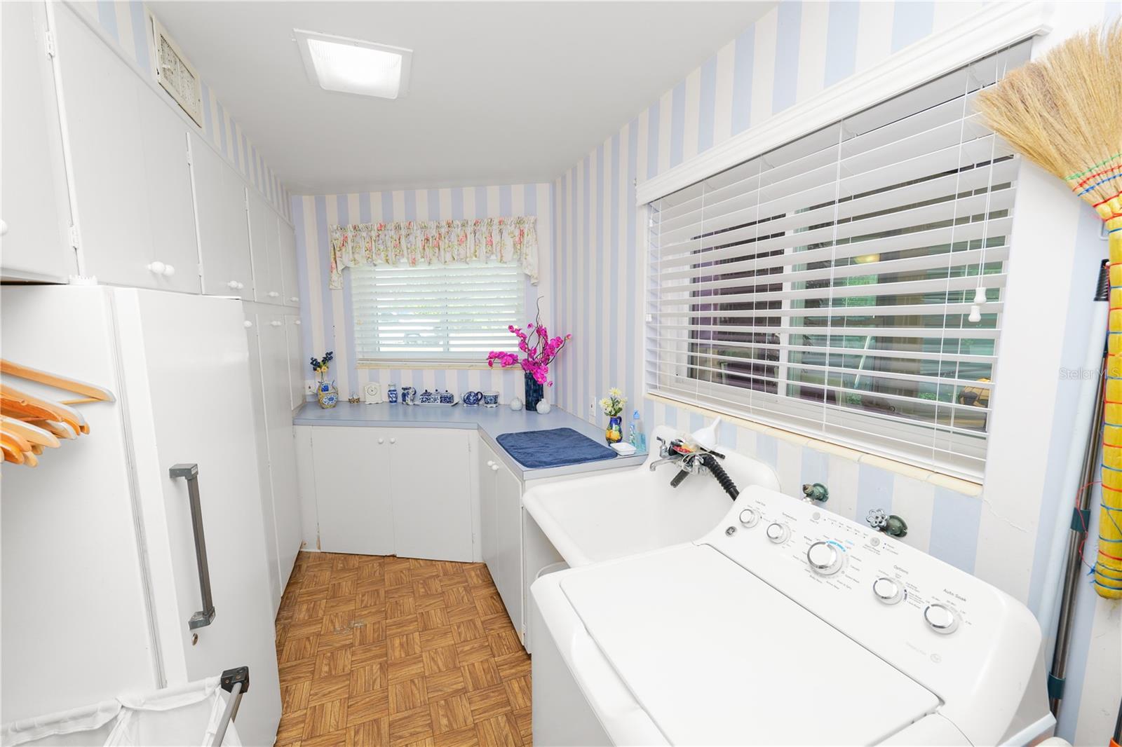 Image 61 of 85 For 911 Sagamore Street