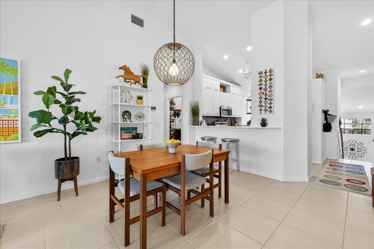 Image 22 of 34 For 445 Enclave Place 445