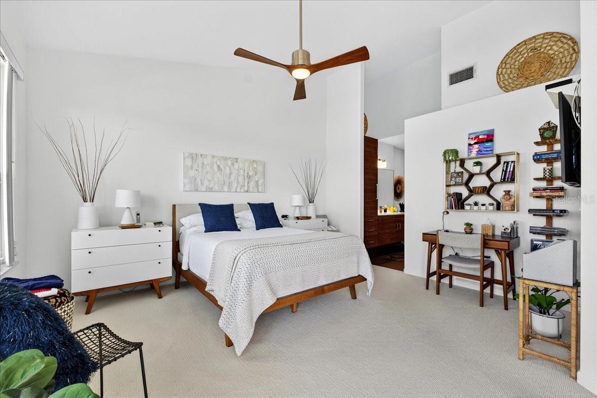 Image 25 of 34 For 445 Enclave Place 445