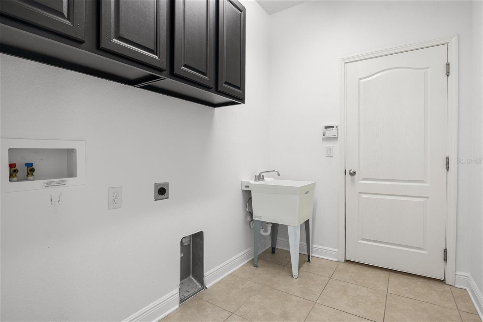 Image 17 of 63 For 4056 Sunset Lake Drive