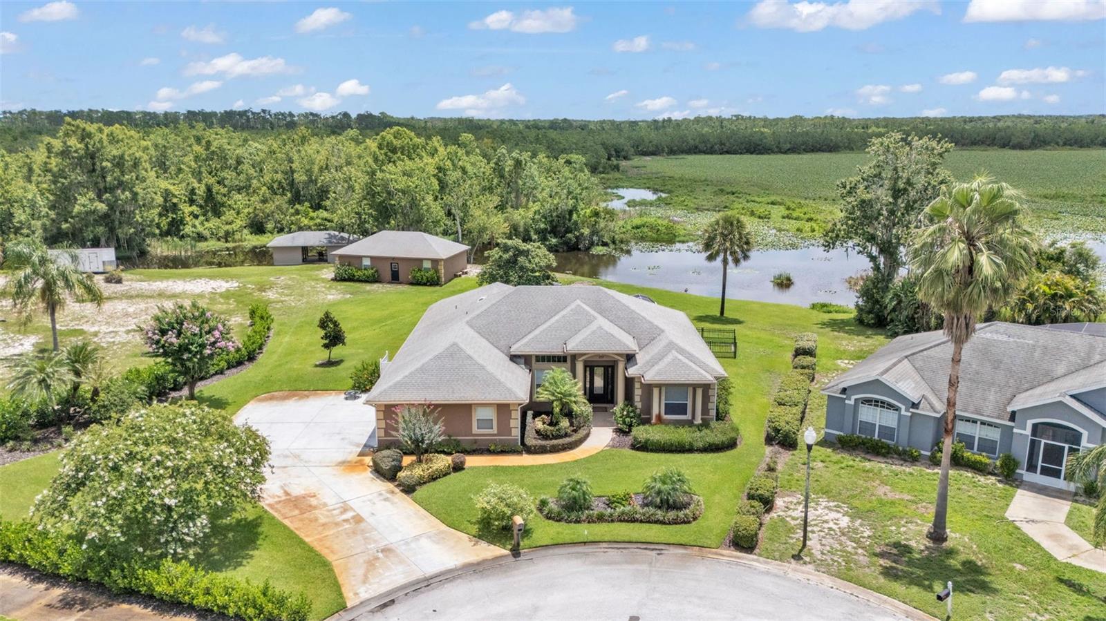 Image 4 of 85 For 237 Kent Court