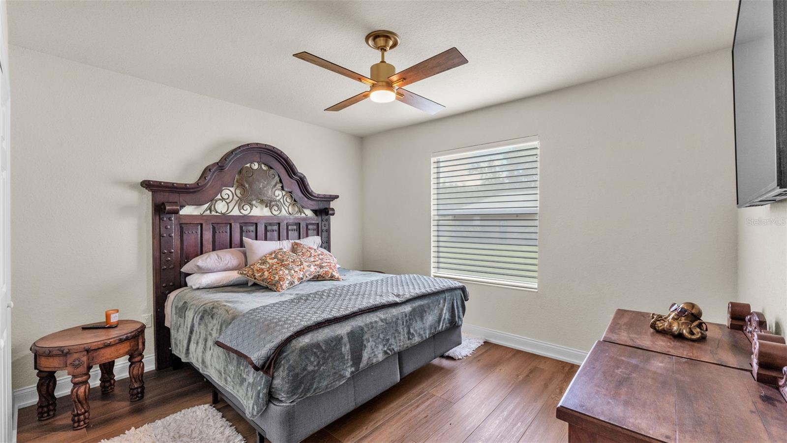 Image 42 of 85 For 237 Kent Court