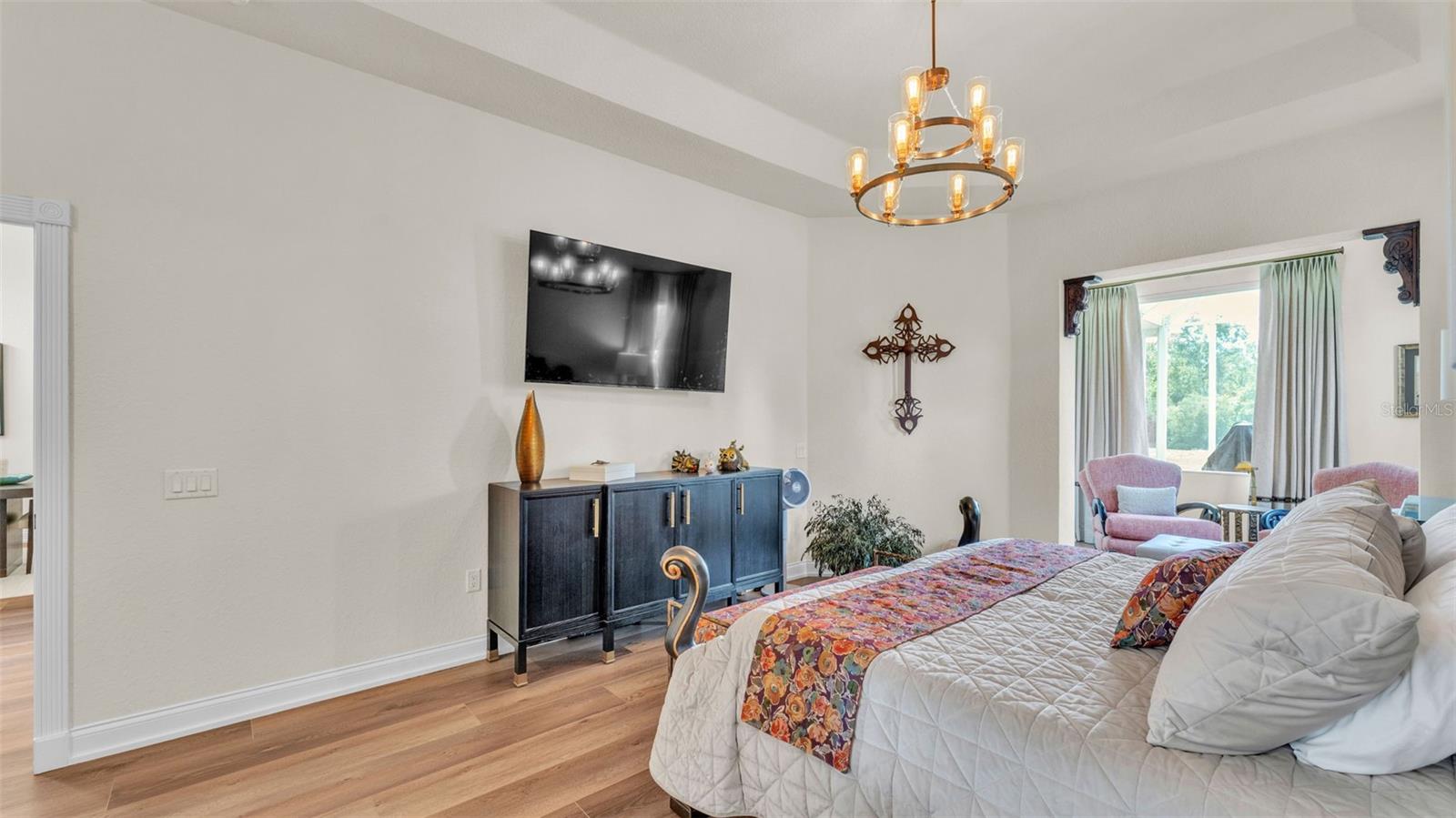 Image 51 of 85 For 237 Kent Court