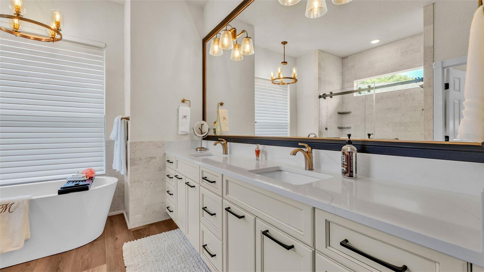 Image 54 of 85 For 237 Kent Court