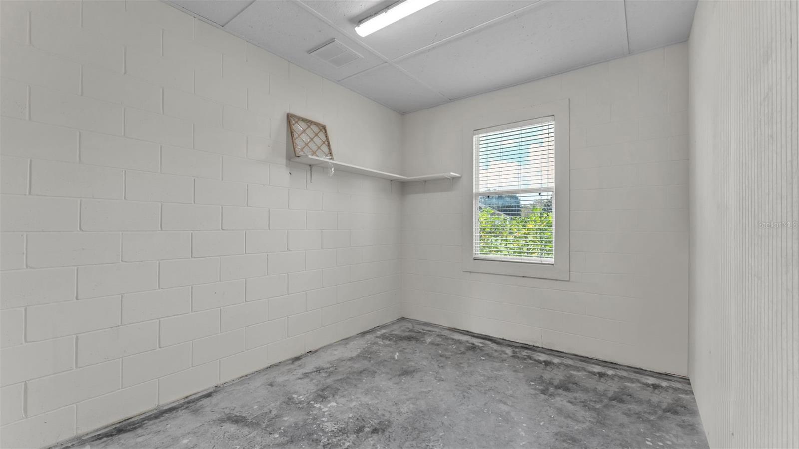 Image 74 of 85 For 237 Kent Court