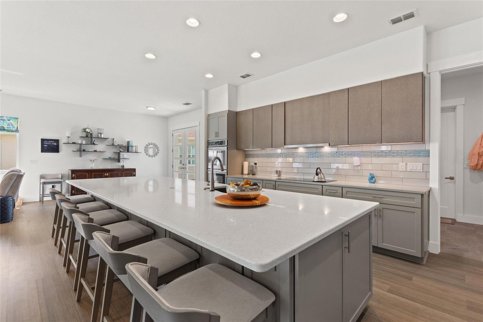 Image 21 of 51 For 381 Nolane Lane