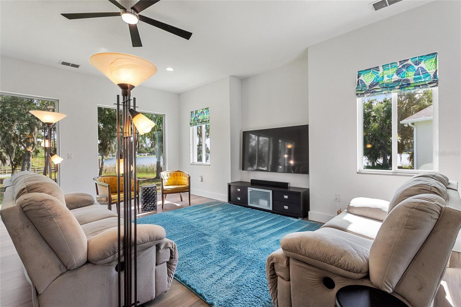 Image 27 of 51 For 381 Nolane Lane