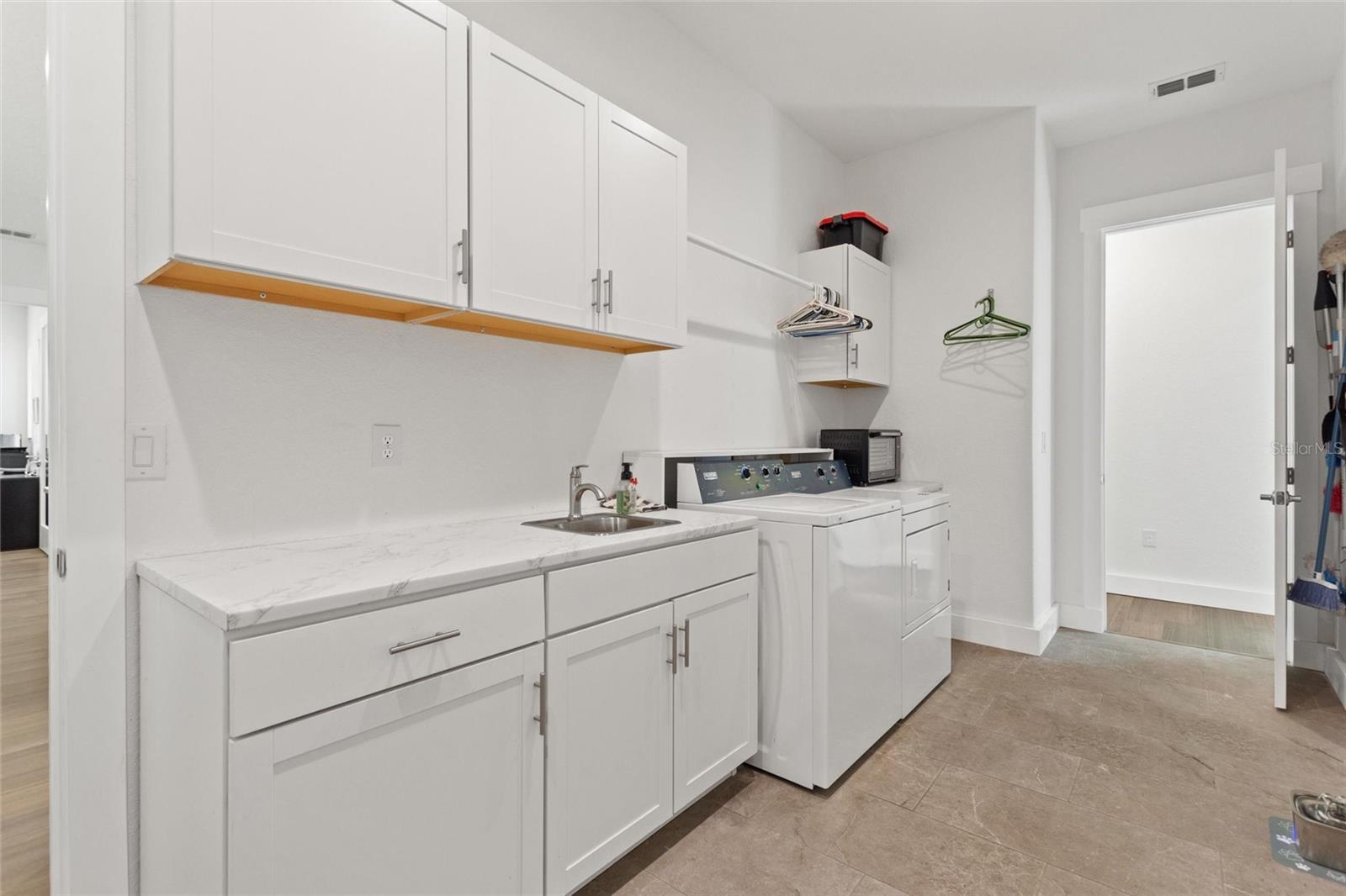 Image 29 of 51 For 381 Nolane Lane