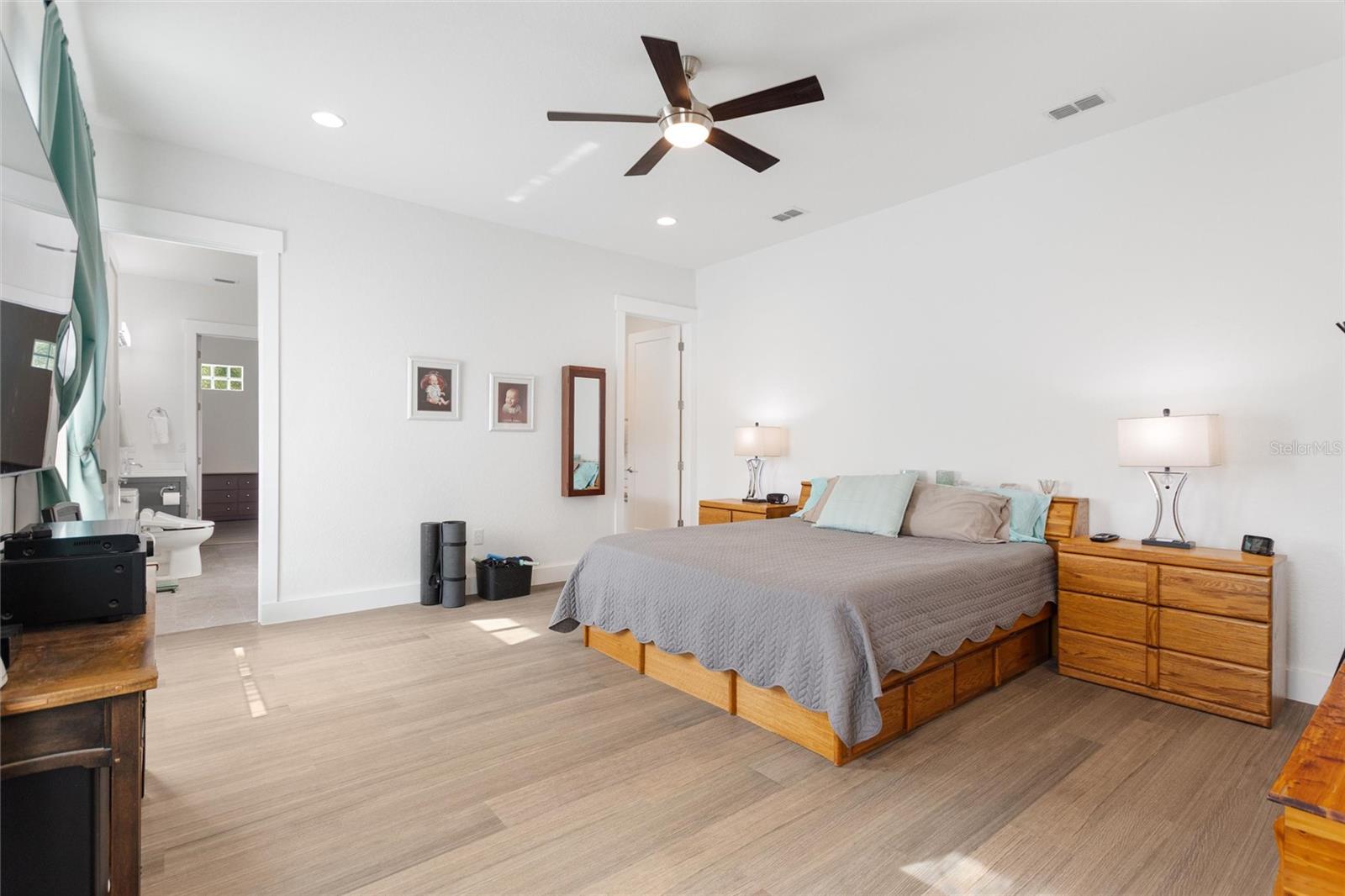 Image 31 of 51 For 381 Nolane Lane