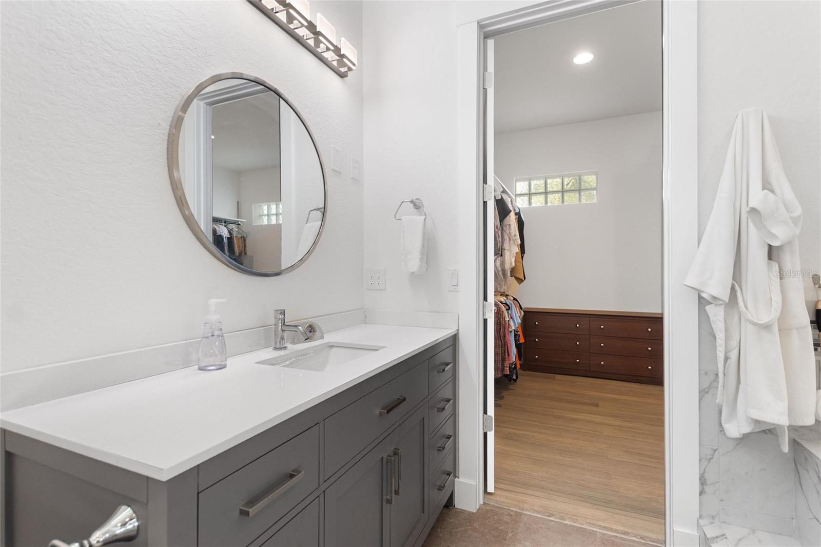 Image 33 of 51 For 381 Nolane Lane