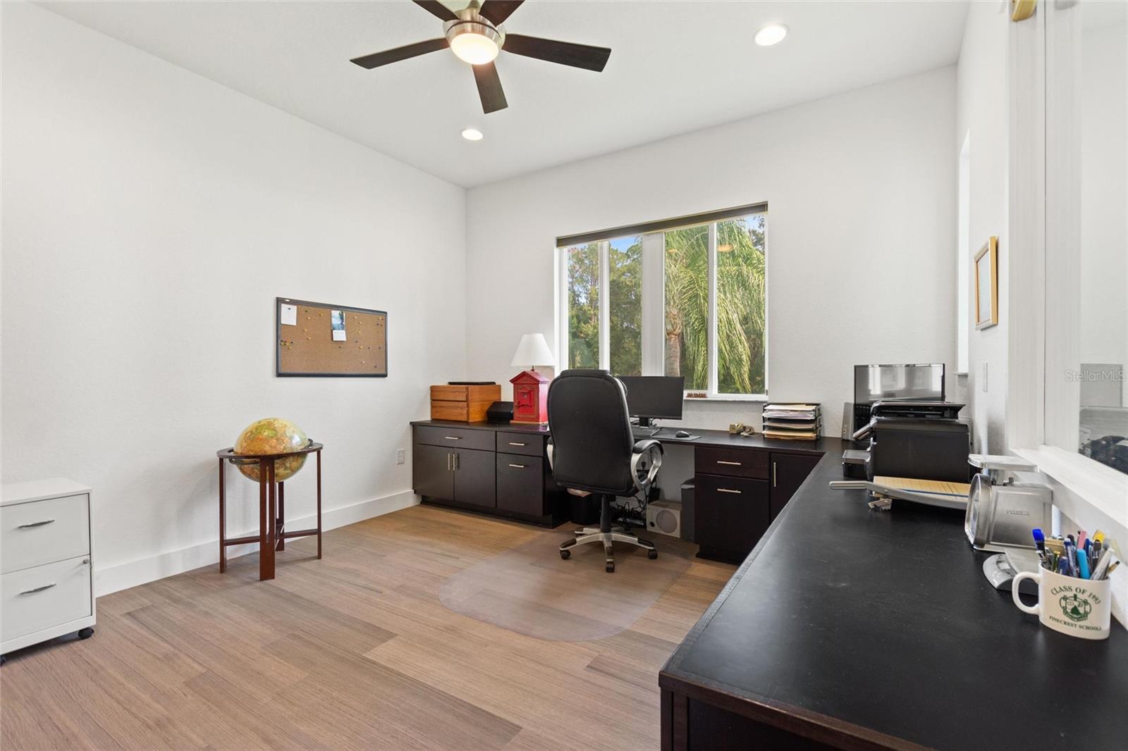 Image 43 of 51 For 381 Nolane Lane