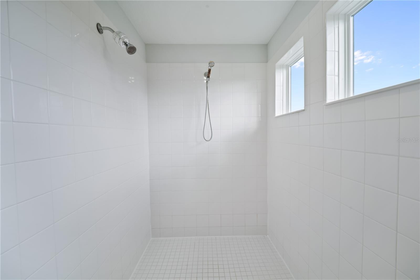 Image 25 of 32 For 178 Aberdeen Street