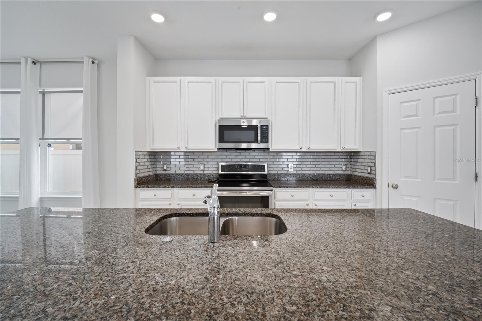 Image 7 of 32 For 178 Aberdeen Street