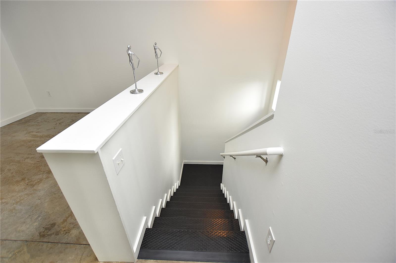 Image 15 of 46 For 5008 Macdill Avenue 12