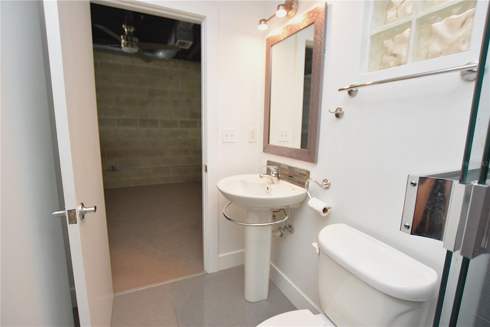 Image 26 of 46 For 5008 Macdill Avenue 12