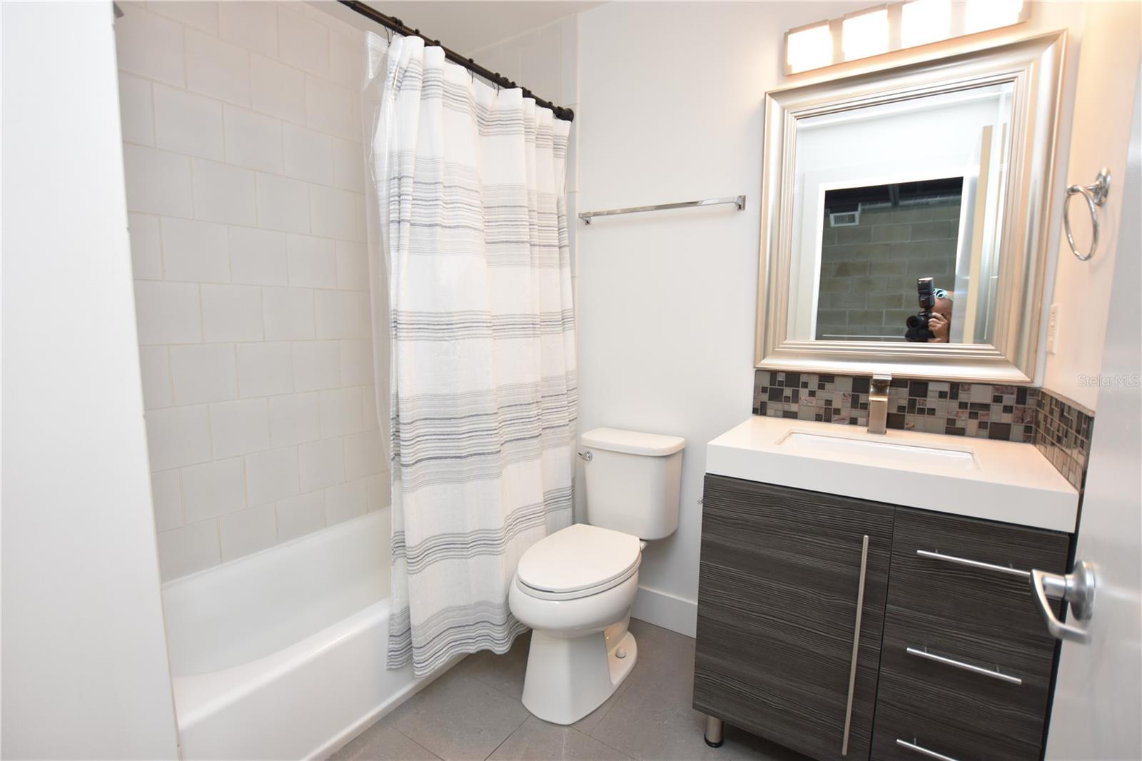 Image 32 of 46 For 5008 Macdill Avenue 12