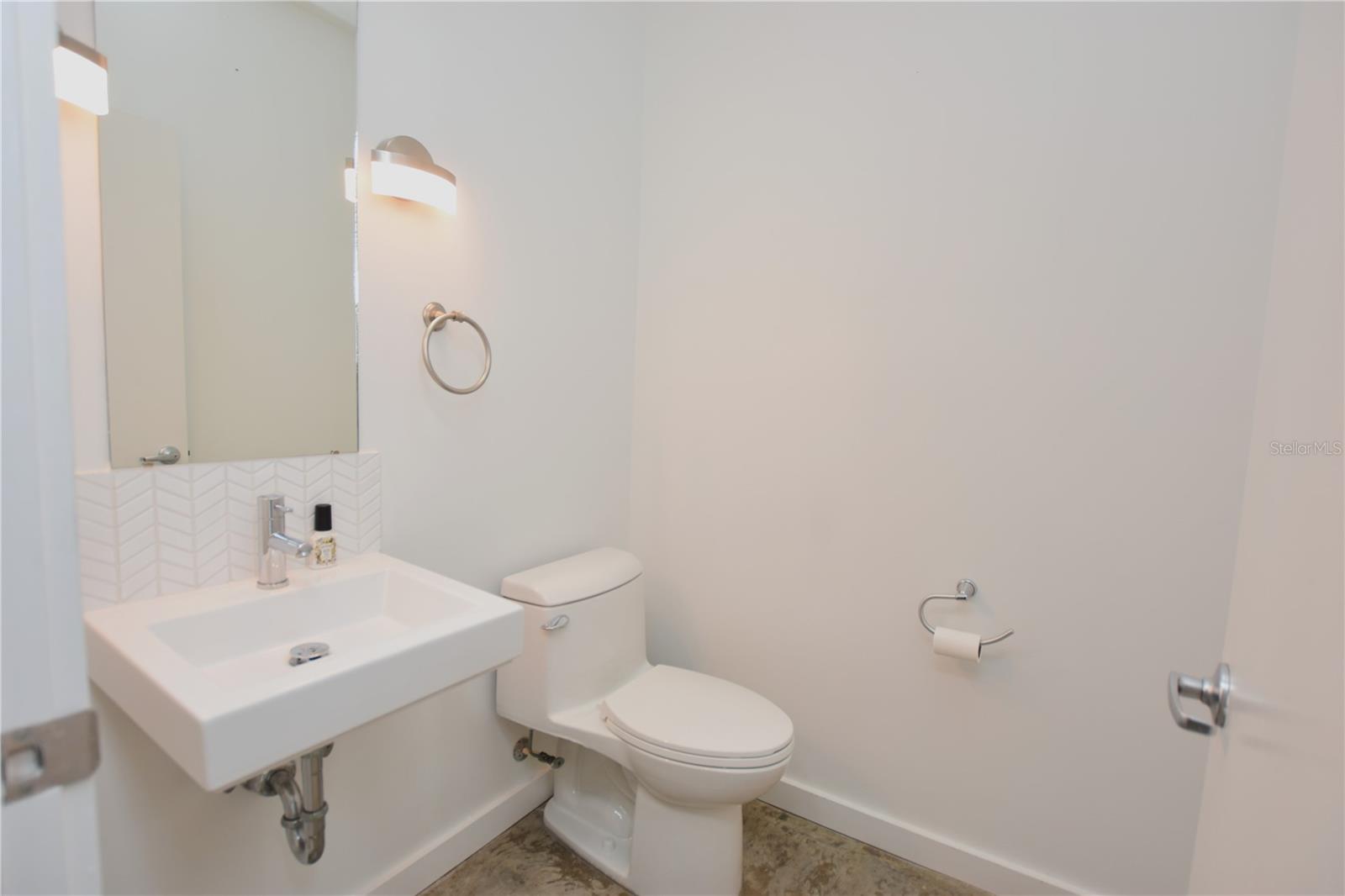 Image 39 of 46 For 5008 Macdill Avenue 12