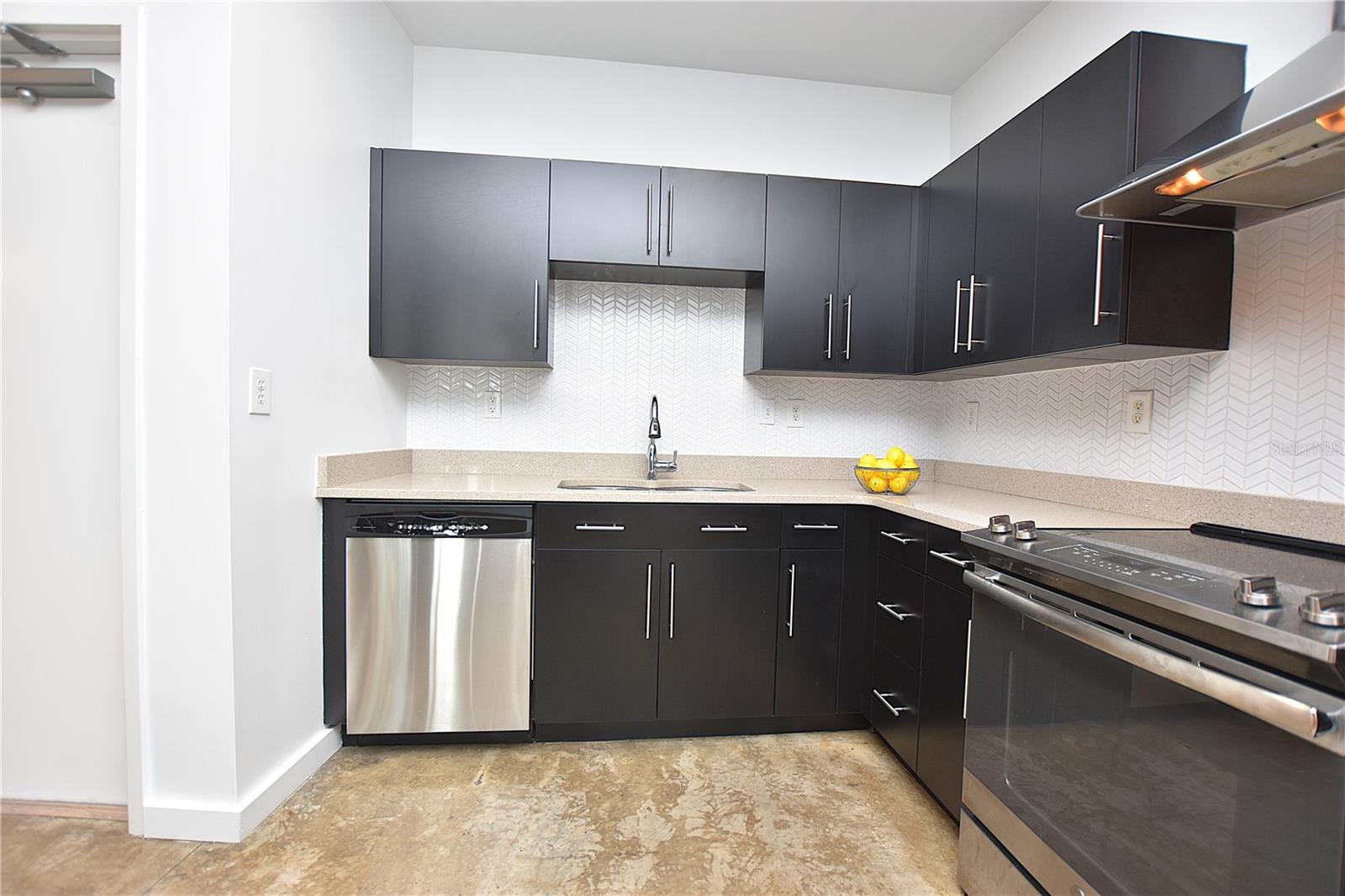 Image 9 of 46 For 5008 Macdill Avenue 12