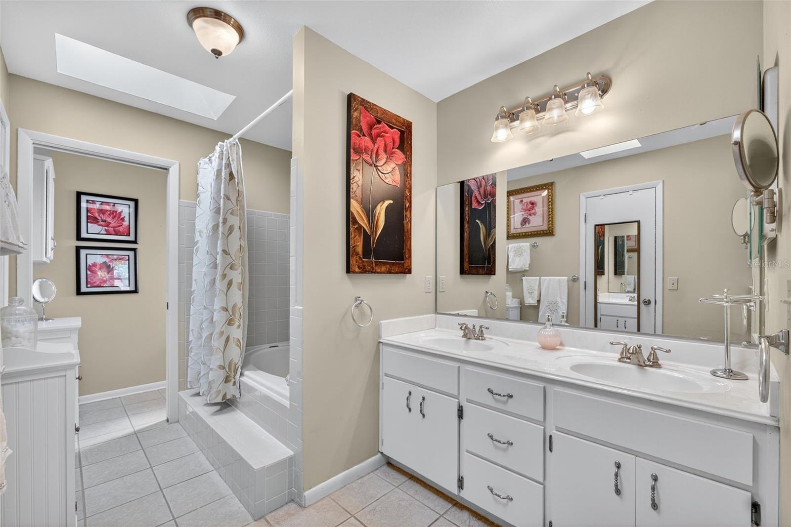 Image 26 of 57 For 1958 Long Boat Drive