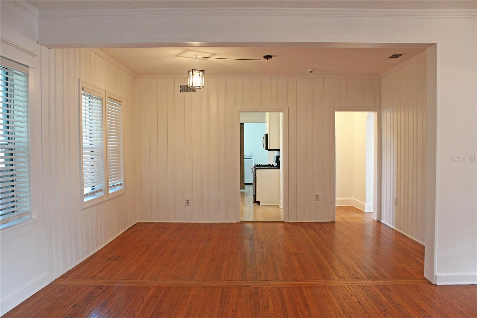 Image 11 of 40 For 1718 Elm Road