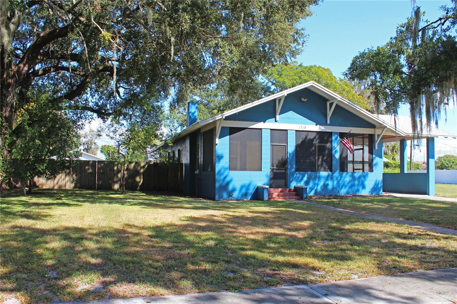Image 2 of 40 For 1718 Elm Road