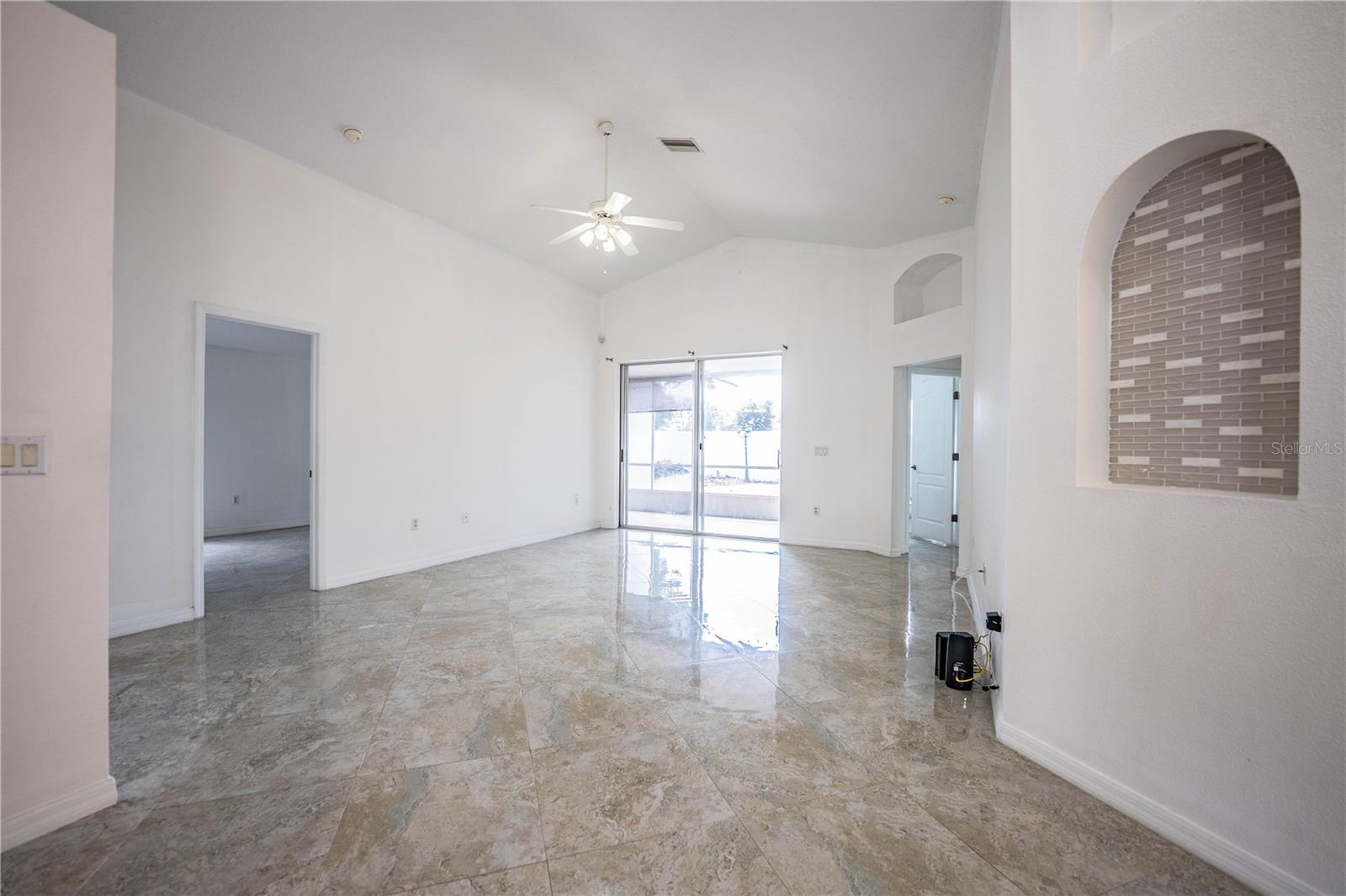 Image 12 of 59 For 1876 Holton Road