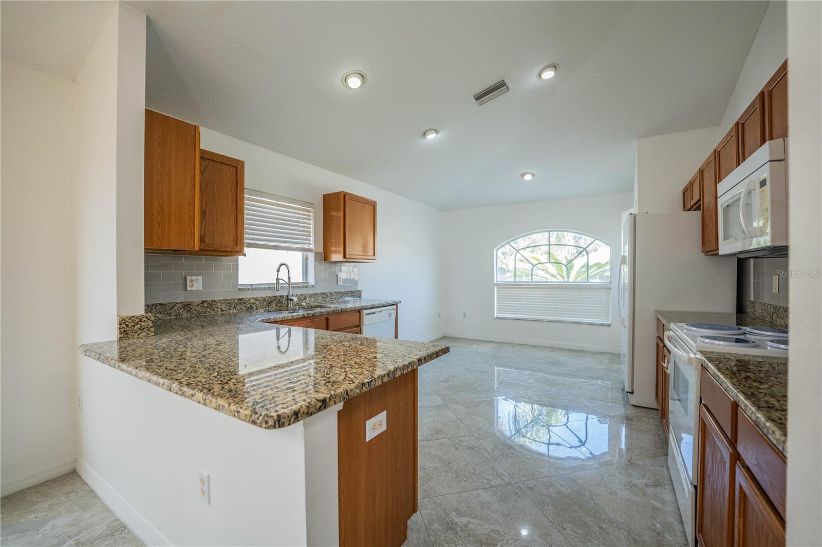 Image 17 of 59 For 1876 Holton Road