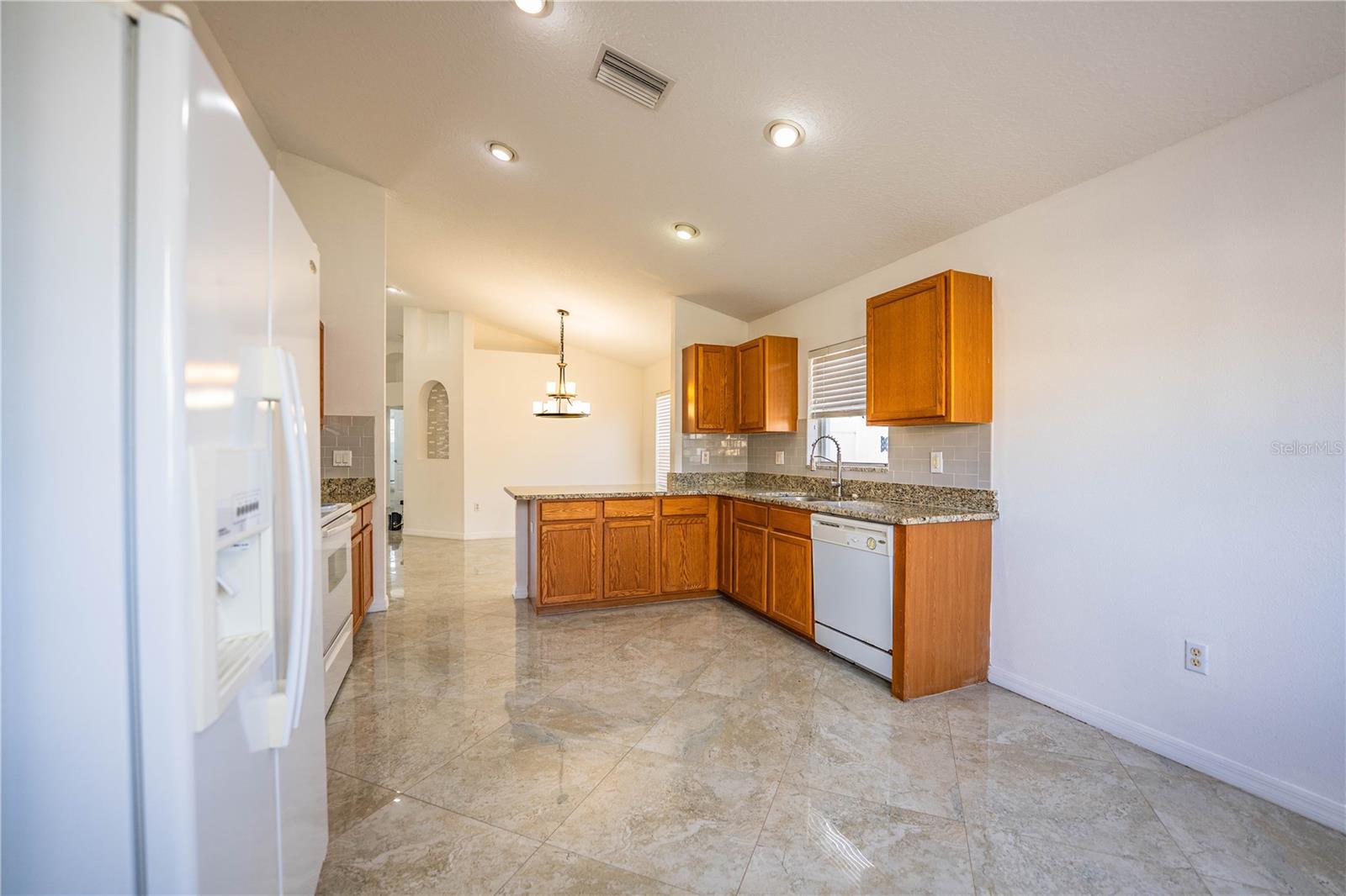 Image 21 of 59 For 1876 Holton Road