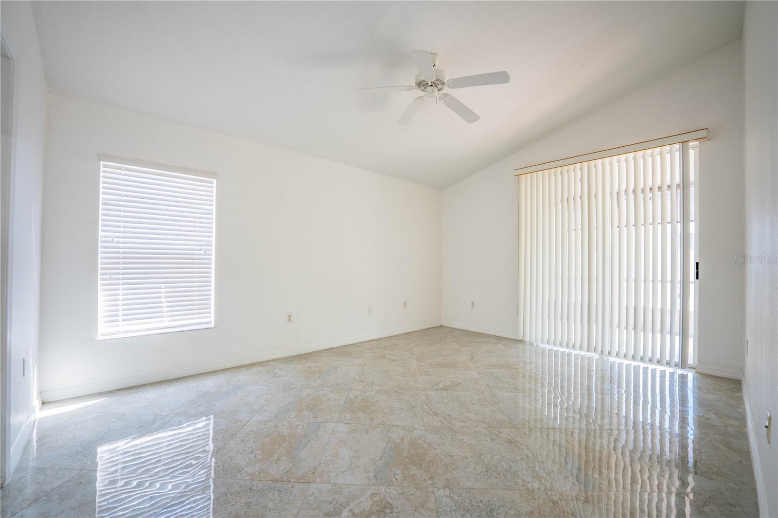 Image 22 of 59 For 1876 Holton Road