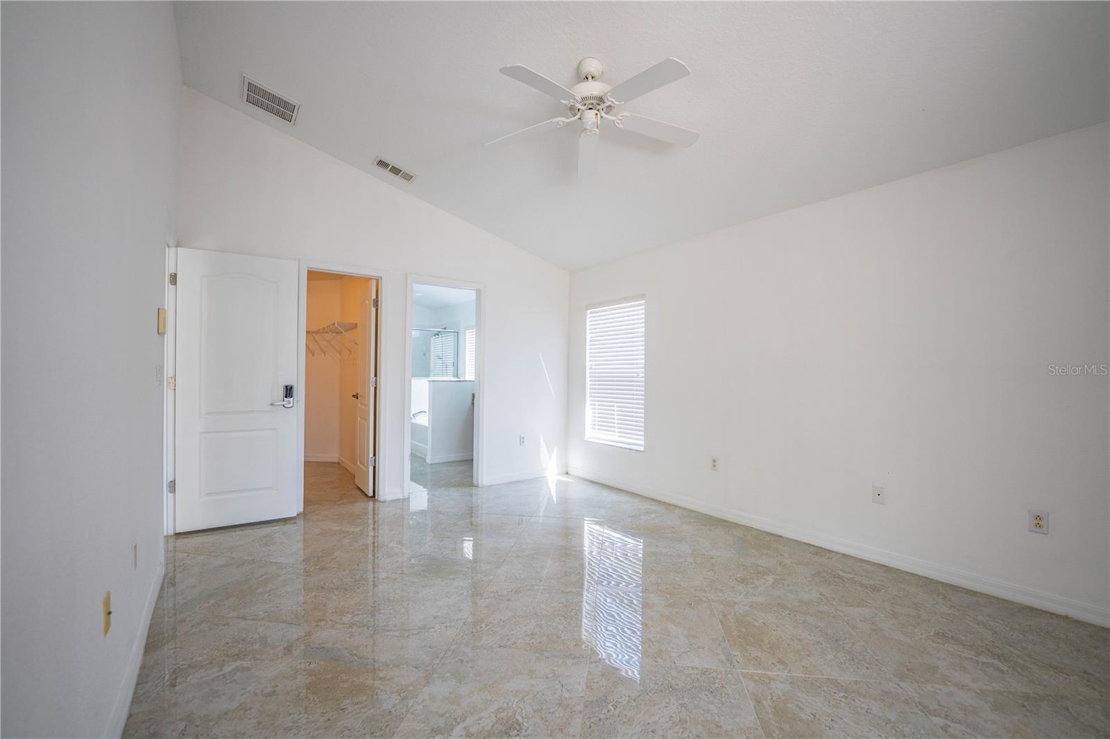 Image 25 of 59 For 1876 Holton Road