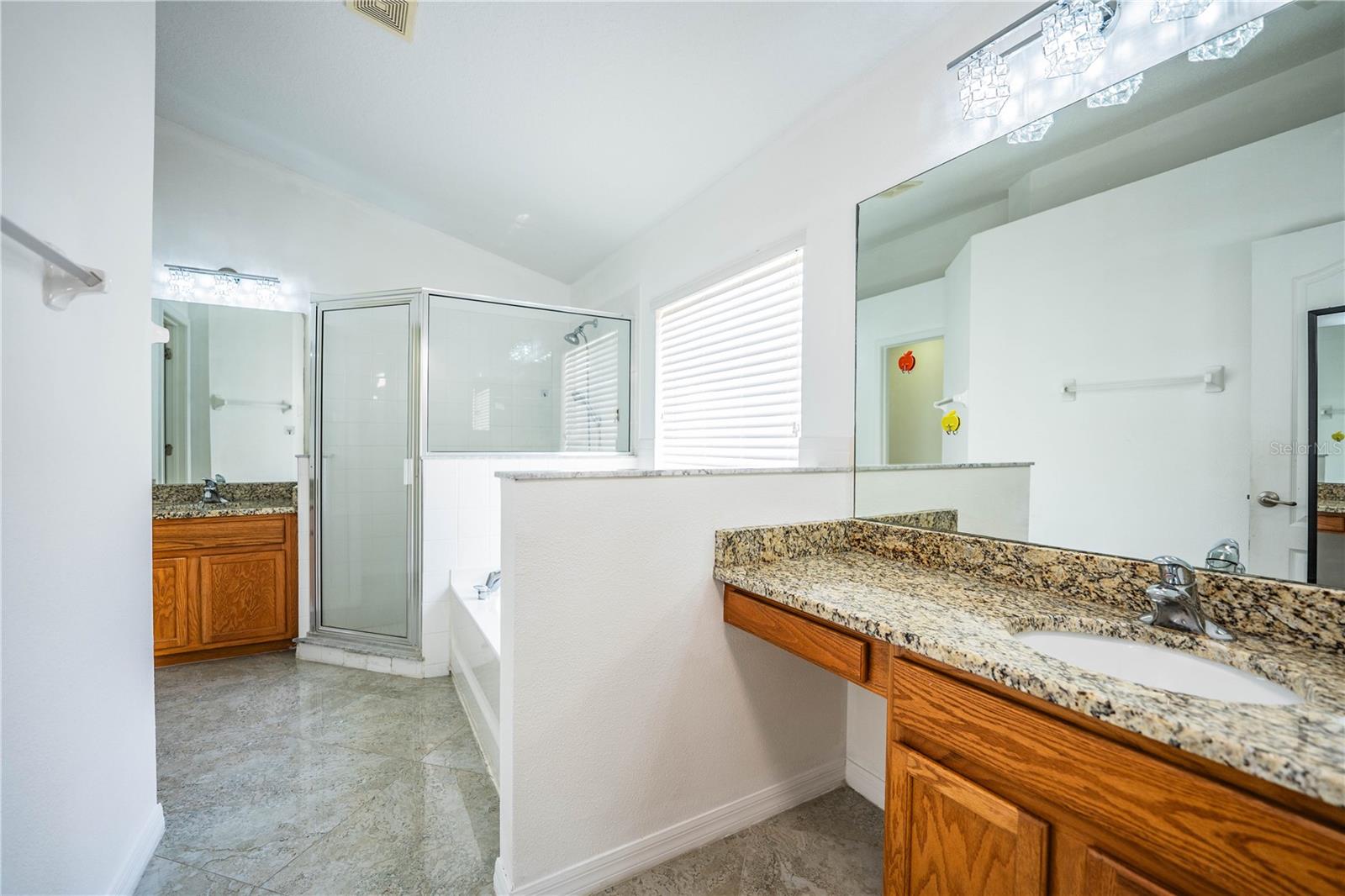 Image 27 of 59 For 1876 Holton Road