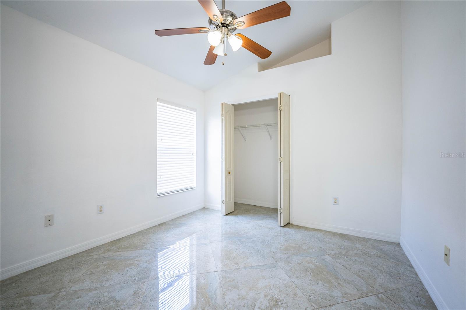 Image 34 of 59 For 1876 Holton Road