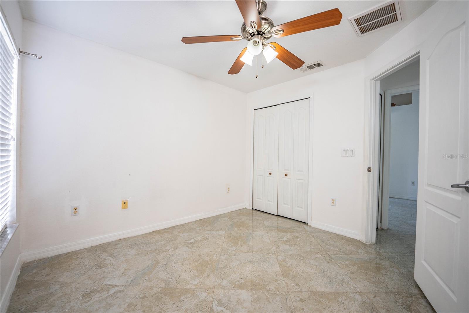 Image 37 of 59 For 1876 Holton Road